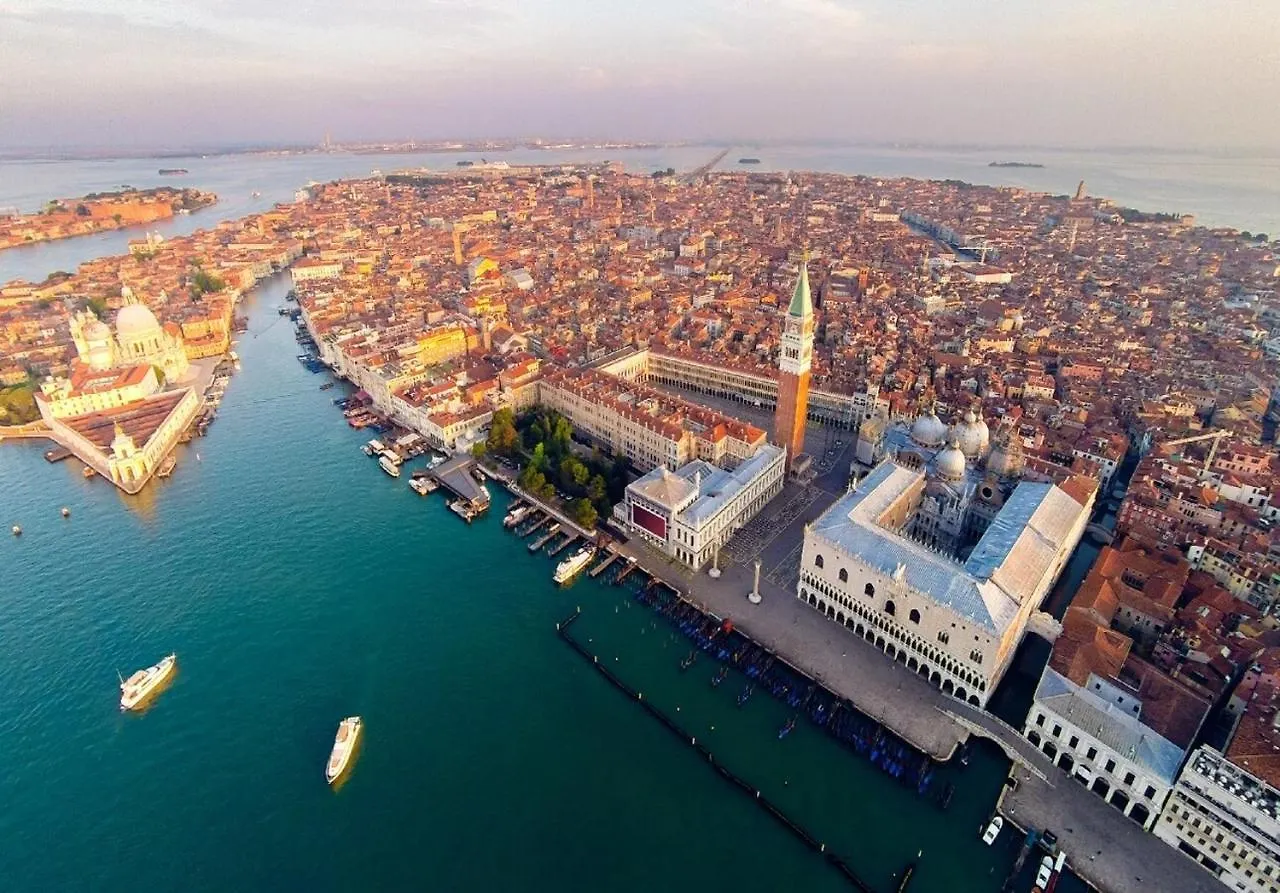 Blue George Apartment Venice